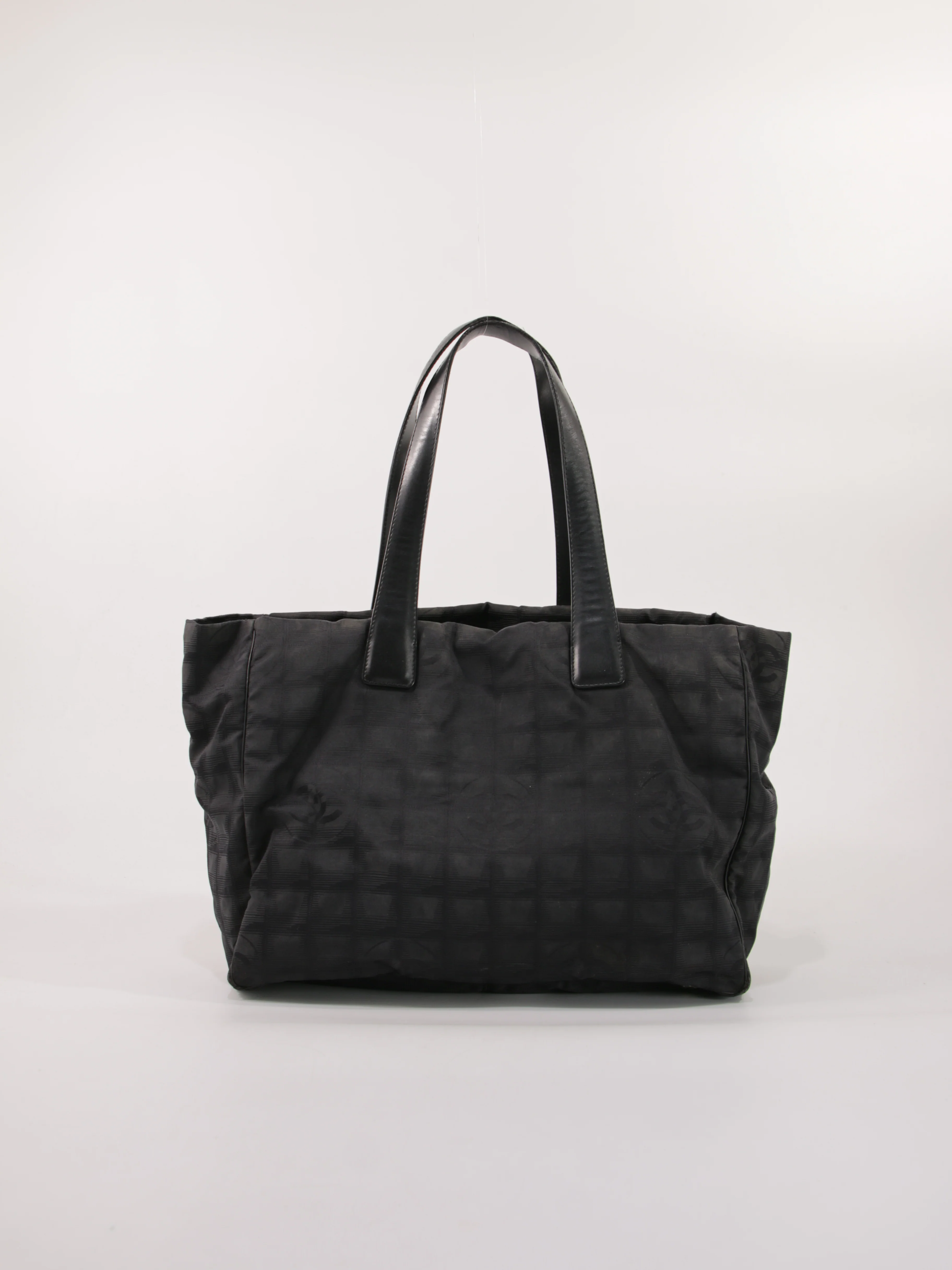 CHANEL - MEDIUM NEW TRAVEL LINE TOTE